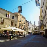 Alghero Palazzo dAlbis in pieno centro per 8 persone