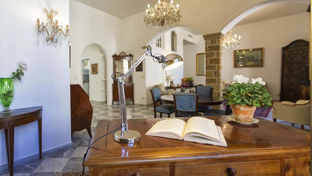Palazzo Dalbis In Pieno Centro Per 8 Persone