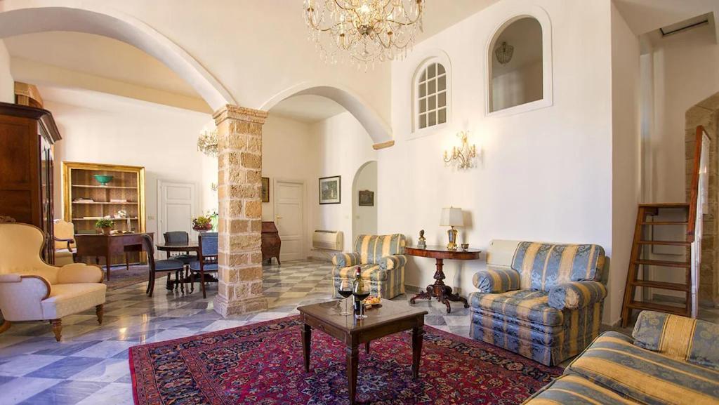 Palazzo Dalbis In Pieno Centro Per 8 Persone Appartamento
