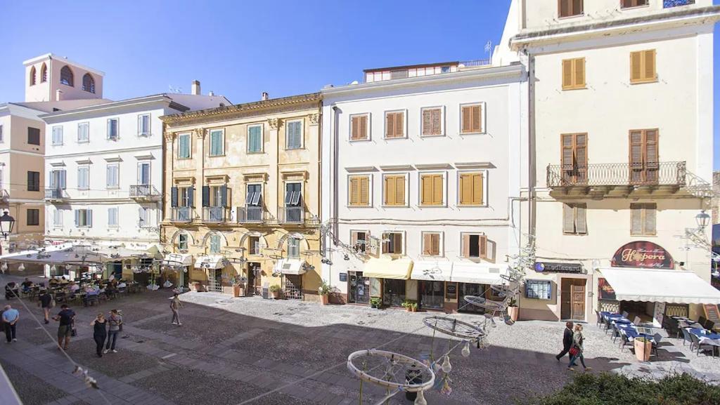 Palazzo Dalbis In Pieno Centro Per 8 Persone *