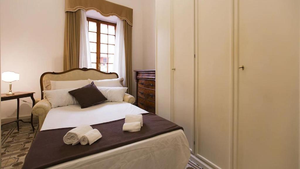 Palazzo Dalbis In Pieno Centro Per 8 Persone