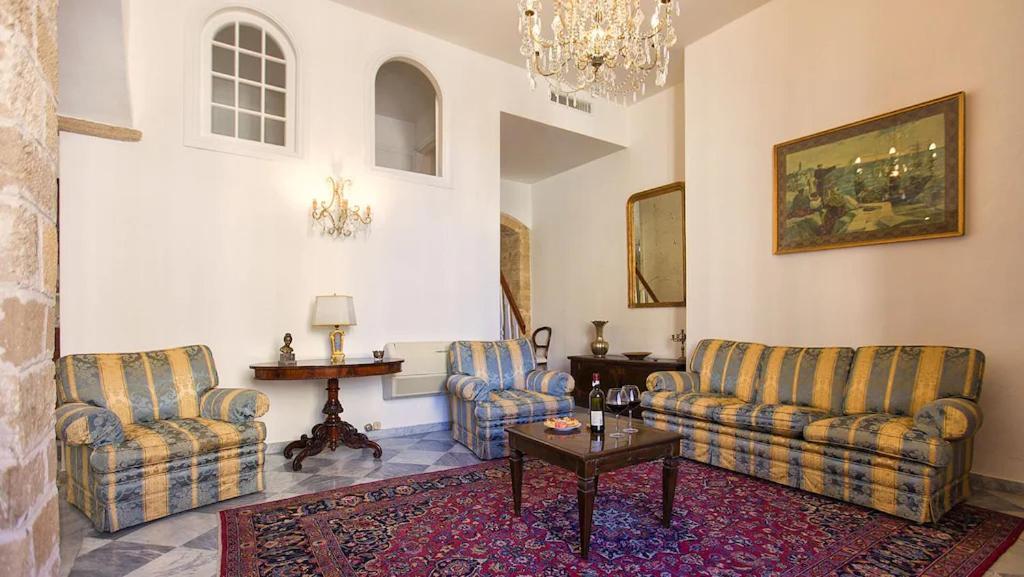 Palazzo Dalbis In Pieno Centro Per 8 Persone Appartamento *